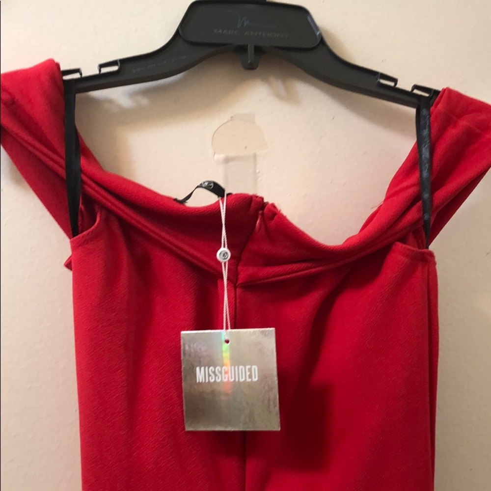 NWT Red off the shoulders jumpsuit - Picture 4 of 5